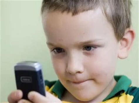 如何让孩子戒掉手机瘾图片（怎么样让孩子戒掉手机瘾） - 长跑生活