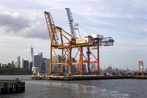 NEW YORK, USA, AUGUST 28, 2017 - View at cranes in Red Hook Container ...