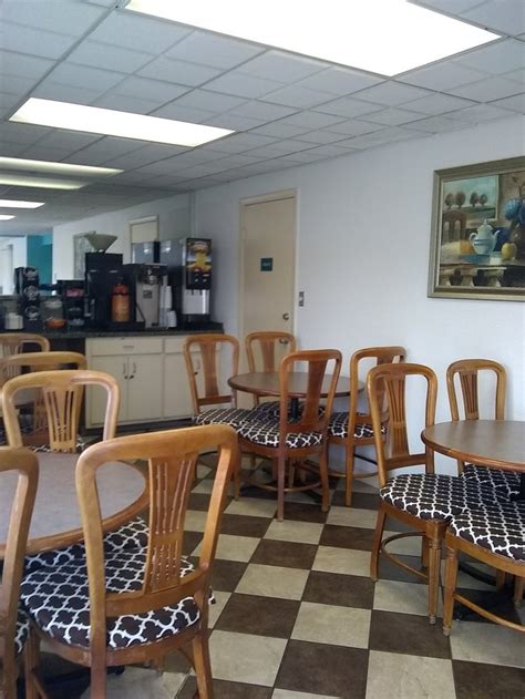 HOWARD JOHNSON BY WYNDHAM VIRGINIA BEACH - Motel Reviews, Photos, Rate ...