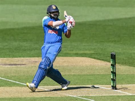 Rohit Sharma Proves Why He’s Still the Hitman in the Second ODI!