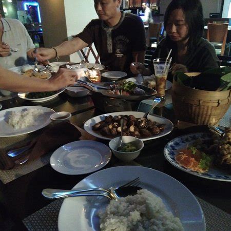 ISLAND SEAFOOD TERRACE - BLUE SKY HOTEL, Balikpapan - Restaurant ...
