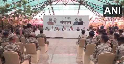 Chhatisgarh: Amit Shah interacts with BSF commanders and commandos in ...