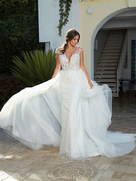 Long Detachable Train Mermaid Wedding Dress, Unique Lace Bridal Gown, Elegant Bridal Dress ...