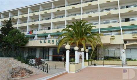 Dated rooms, sewage smell, difficult shower, average food, noisy, left ...