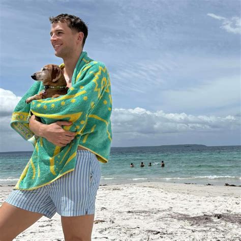 🍙 Sam Holister | 💖71