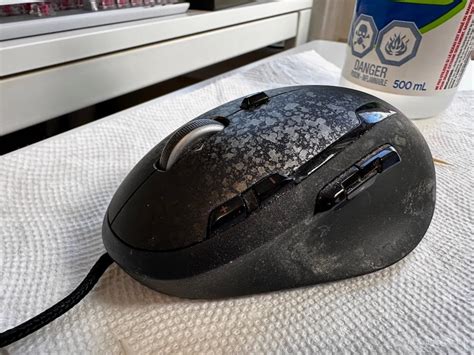 How to Clean a Computer Mouse 的图像结果