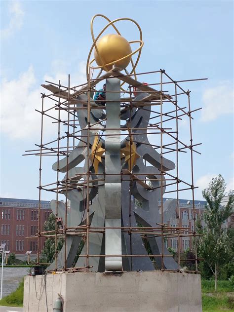 商丘雕塑最新不锈钢雕塑，虞城雕塑中的王者雕塑_神奇18039151988-站酷ZCOOL