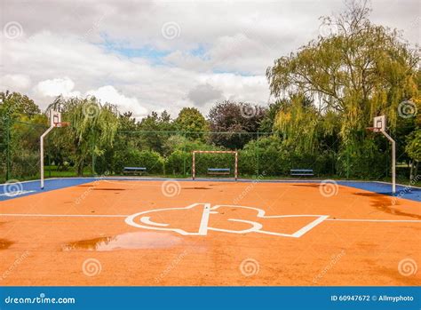 Sports Center Outdoores 的图像结果