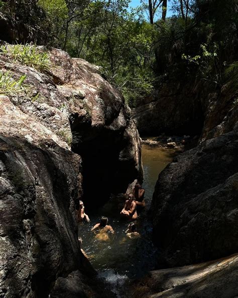 Nature Beach Swimming 的图像结果
