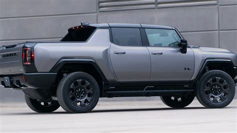 2026 GMC HUMMER EV Pickup Pricing, Photos & Specs