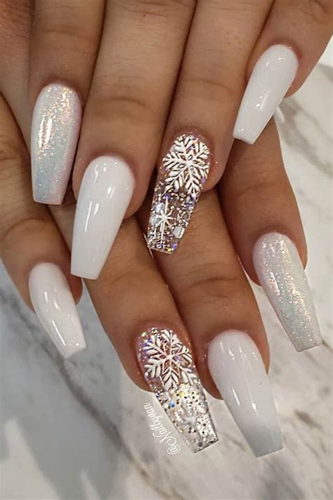 classy christmas acrylic nails