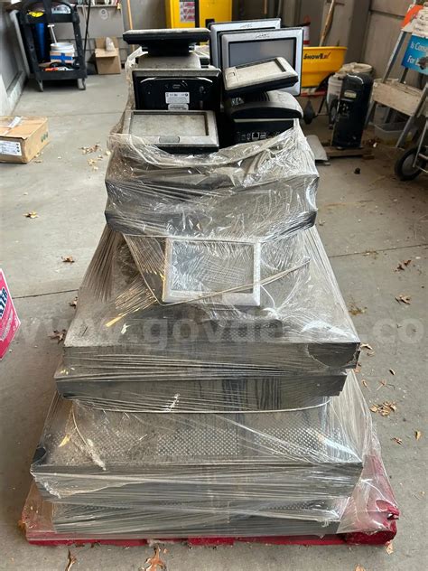 Pallet Lot: AMX NXT-CV7 Touch Controllers (8+), NEC MultiSync P402 ...