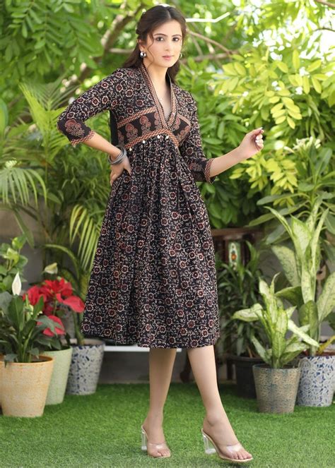 Exclusive V-Neck Fit and Flare Black Ajrakh Dress – Sujatra