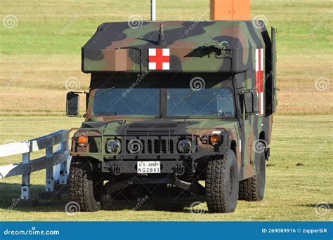 US Army am General HMMWV (High Mobility Multipurpose Wheeled Vehicle ...