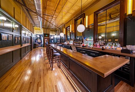 nymph eva ray seances roommates boyfriend horse hotel Minimalist