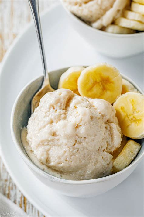 Banana Frozen Yogurt Recipe — Eatwell101