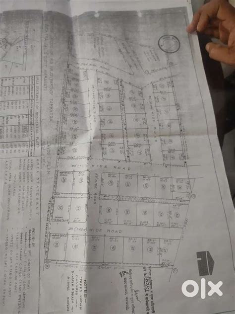Wahedat colony, masjid tauheed ke pass Layout plot hai sab division ...