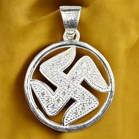 Taraash Sterling Silver Locket – GemKrishna