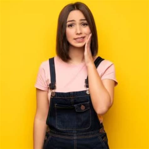 Do You Grind Your Teeth? - Dr. Lakshmi Ramgopal Teeth Grinding