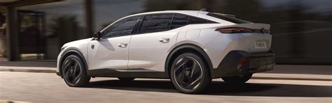 Scopri Peugeot 408 Plug-in Hybrid - Stellantis &You