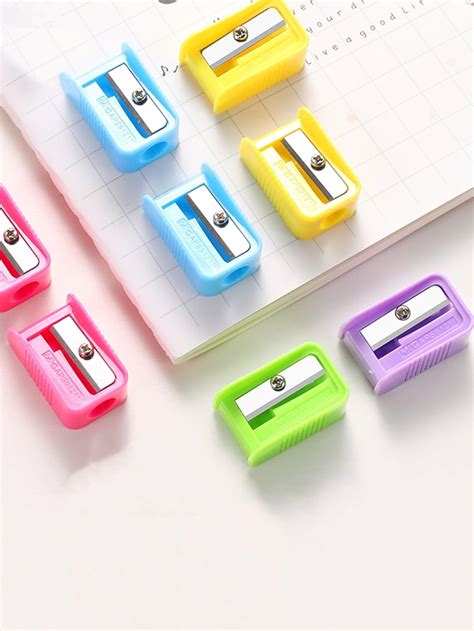 2pcs Random Color Pencil Sharpener