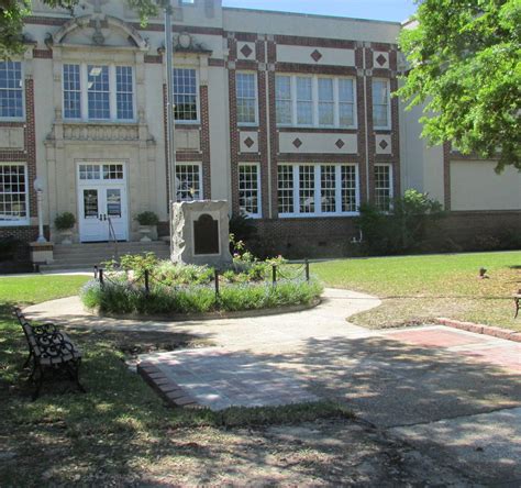 Pershing Square (Ocean Springs): All You Need to Know