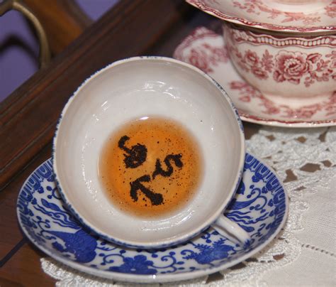 Cast Your Fortune in Tea Leaves - Fantasy Decorating