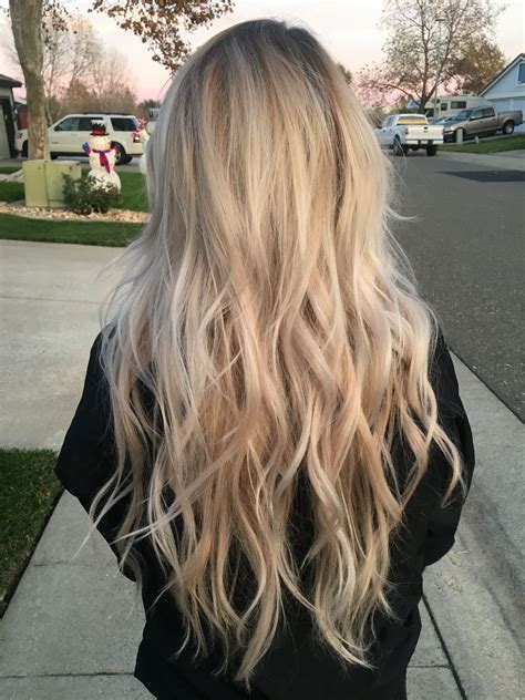 Warm blonde balayage. Highlights. Long wavy blonde hair. | Blonde wavy ...