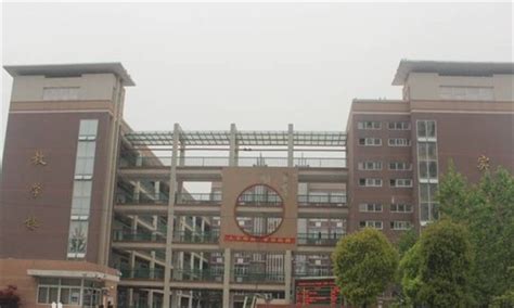 芜湖职业技术学院办事大厅 南校区是新修的校区拓展延伸芜