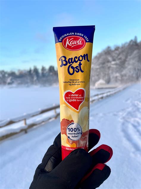 Open media 2 in modal