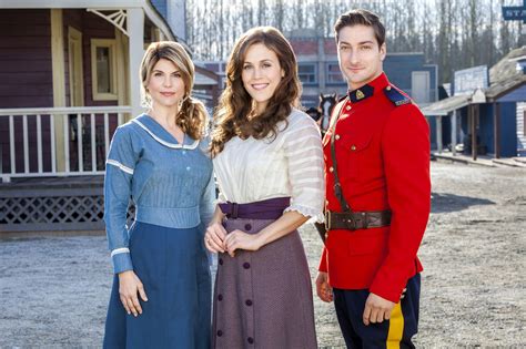When Calls the Heart: Hallmark Channel Holiday Event Airs December 26th ...