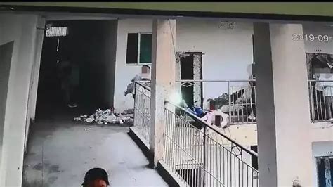 【湖北】武汉校内被撞身亡小学生的妈妈跳楼身亡，楼栋已围警戒线