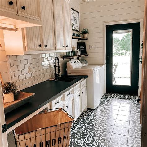 Farmhouse Laundry Room Reveal - The Yellow Rose Farmhouse