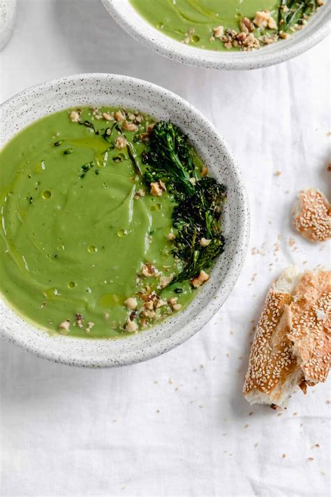 Healthy 1 Ingredient Broccoli Soup - Broma Bakery