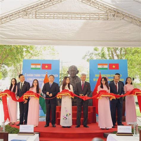 Indian Foreign Minister Jaishankar Unveils Mahatma Gandhi Bust in Vietnam