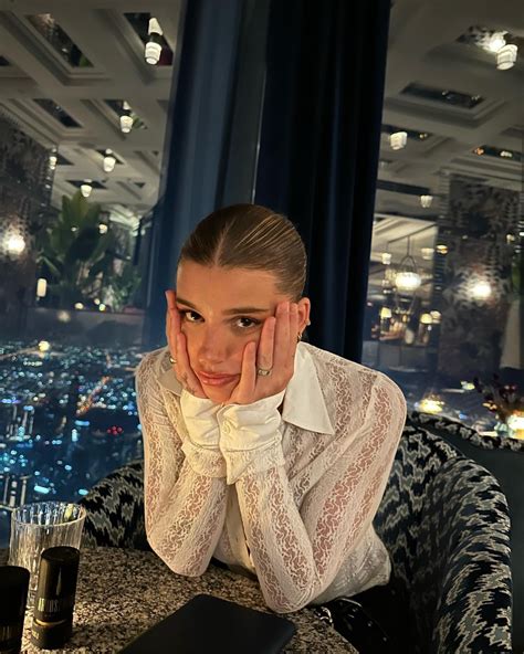 Ari Kytsya Starbucks Video Original Shakes Social Media