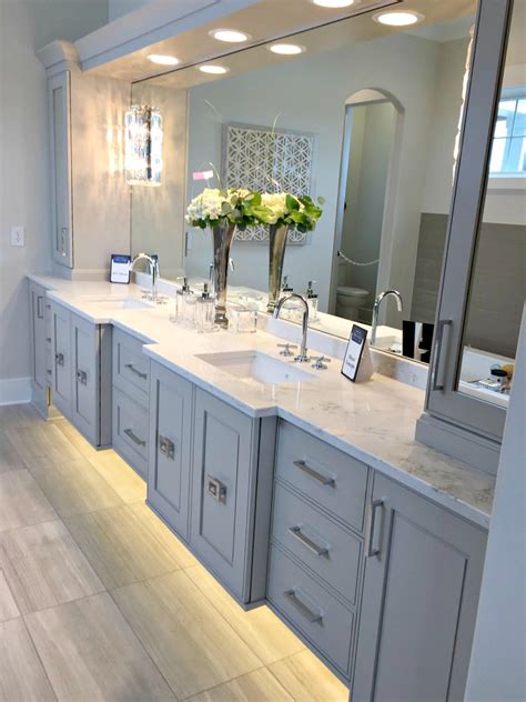 18 Unique Modern Bathroom Ideas | Cabinets, Vanities + More | Bathroom ...