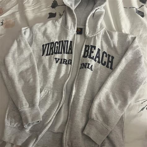 VA Beach Zip Up Hoodie Size 10/12 Y (fits me like a... | Depop