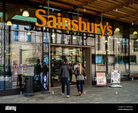 Sainsbury's Local Store 的图像结果