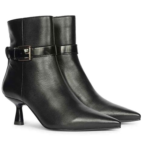 Buy Designer Footwear Online | Premium Leather Luxury Shoes | SaintG ...
