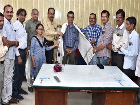 No. in Valsad Information Office. Farewell Ceremony of the Director ...