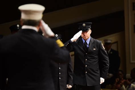 NYFD Paramedic 的图像结果