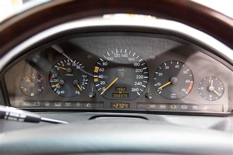 Remove Computer Module Mercedes R129 SL500 的图像结果