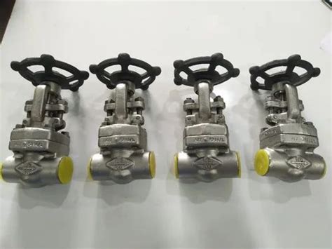 Gate Valve - Forged Steel Gate Valves Trader - Retailer from Kalol
