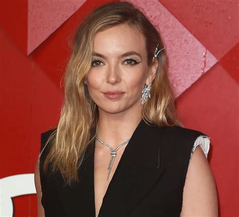 Killing Eve Star Jodie Comer Shares Swimsuit Photo “Out of this World ...