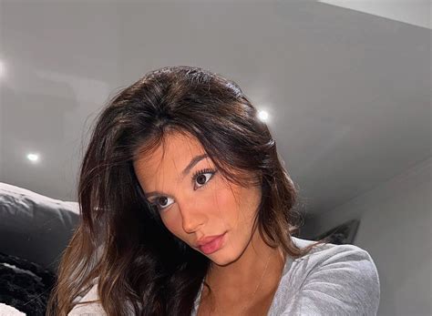 Sydney Smith - Bio, Age, Height, Wiki | Models Biography