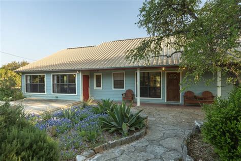 Beautiful Creekside Country Home with EV Charger - Houses for Rent in ...