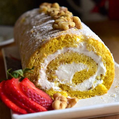 What Is a Jelly Roll Pan?