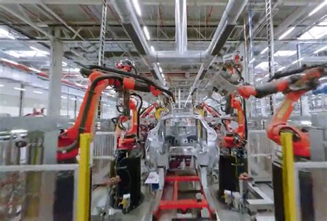 Tesla Manufacturing Line 的图像结果