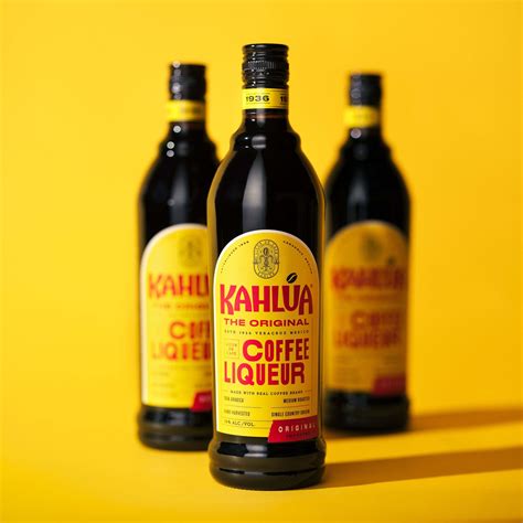 Kahlúa Tiramisu Iced Latte Cocktail Recipe - Kahlúa